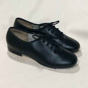 Capezio Leather Oxford Tap Shoes-Size Size 9W